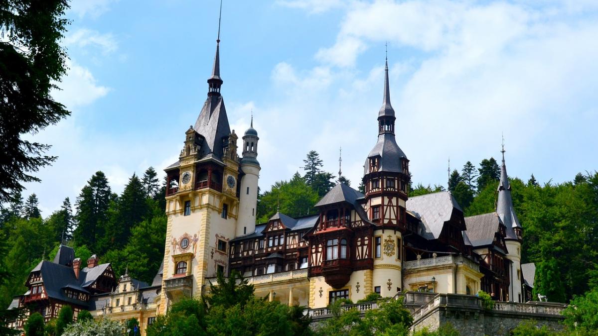 Ministerul Culturii anunță ce se întâmplă cu clădirile de patrimoniu din Sinaia afectate de furtună