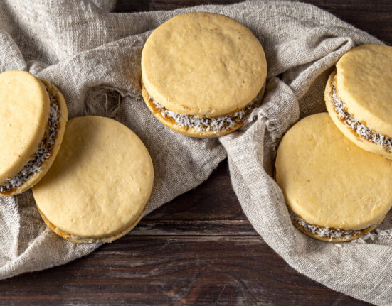 Fursecuri argentiniene preparate cu suflet. Cum să faci alfajores acasă