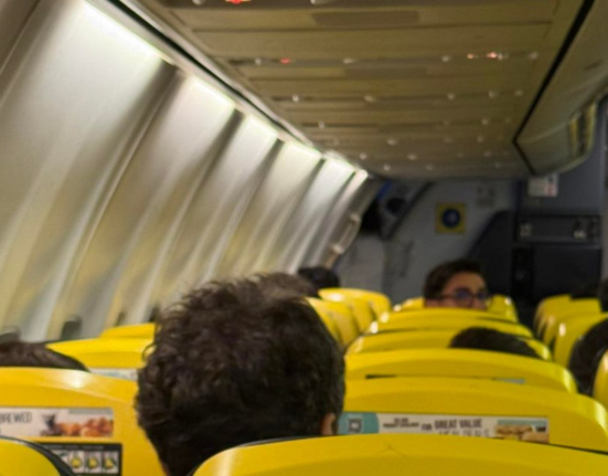 Președintele Nicușor Dan, surprins la „low cost” de o româncă. Unde a zburat șeful statului