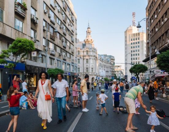 ARCUB continuă parteneriatul cu Raiffeisen Bank România pentru ediția „Străzi Deschise – București” 2025