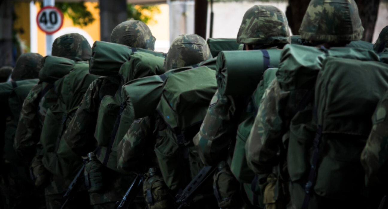 Se va introduce serviciul militar obligatoriu? Precizările ministrului Apărării