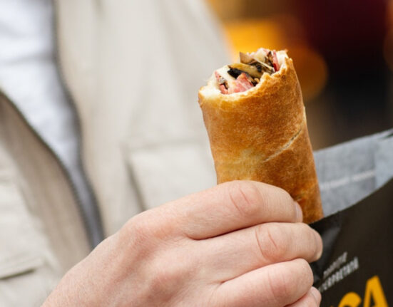 Românii, revoltați că Luca a mărit prețurile: „Simigeria ar trebui să fie un loc unde-și permite toată lumea să mănânce”