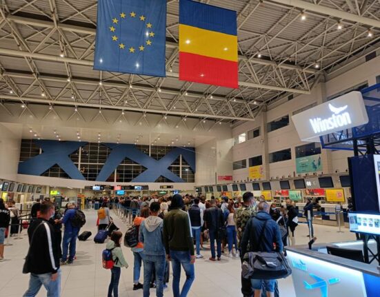 TABEL România conduce de departe în UE la numărul de cetățeni care au plecat să trăiască în alte țări comunitare – de două ori mai mulți decât polonezii