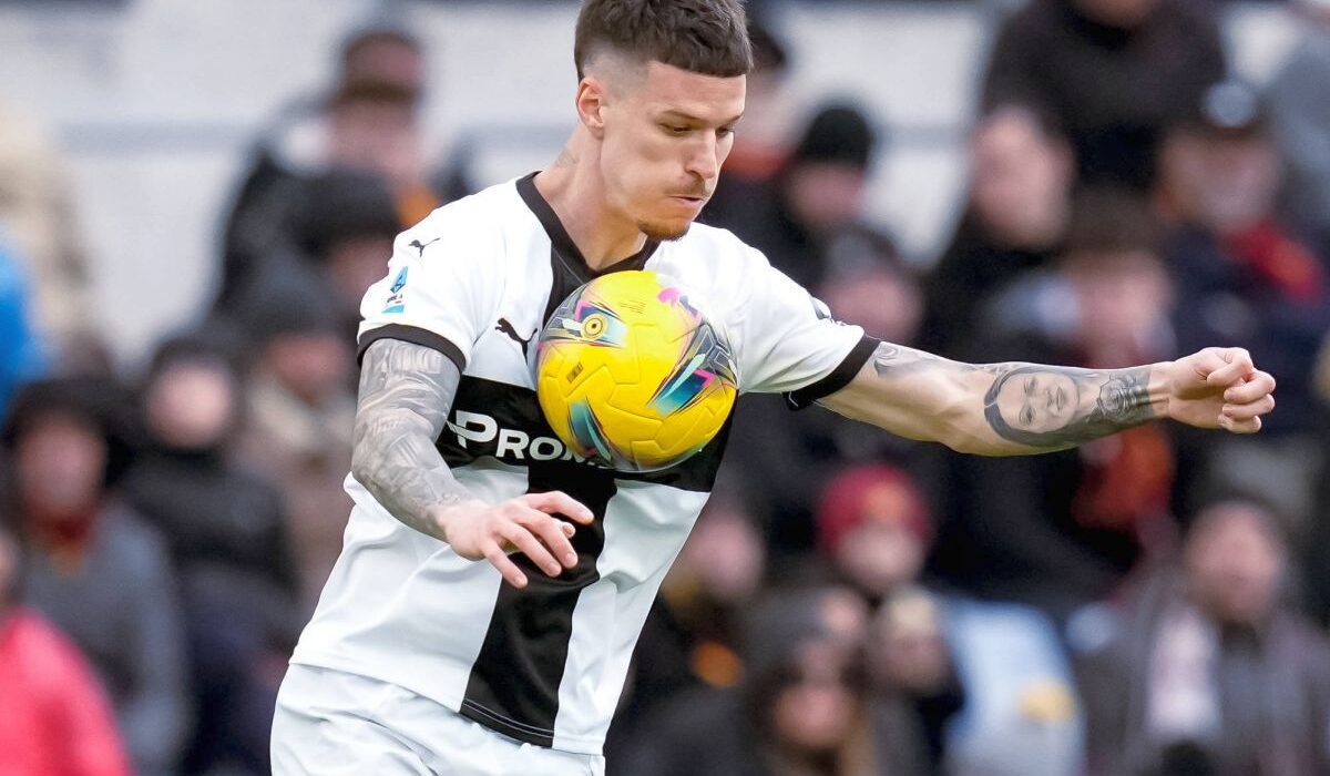 Vine Dennis Man în locul fotbalistului cumpărat cu 40 de milioane de euro?! Vestea momentului din Italia