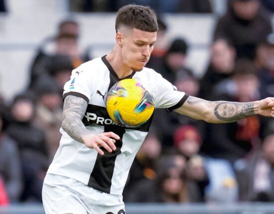 Vine Dennis Man în locul fotbalistului cumpărat cu 40 de milioane de euro?! Vestea momentului din Italia