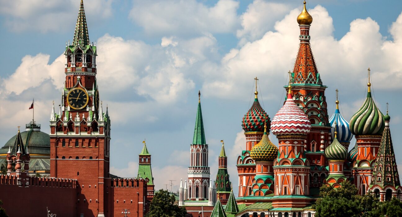 Aeroporturile din Moscova, închise temporar după atacurile cu sute de drone lansate de Ucraina