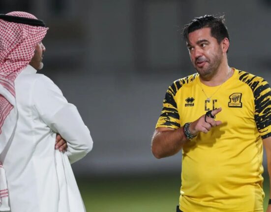 Contra a „erupt“ după concedierea sa șocantă: suma cerută drept despăgubire, colosală!