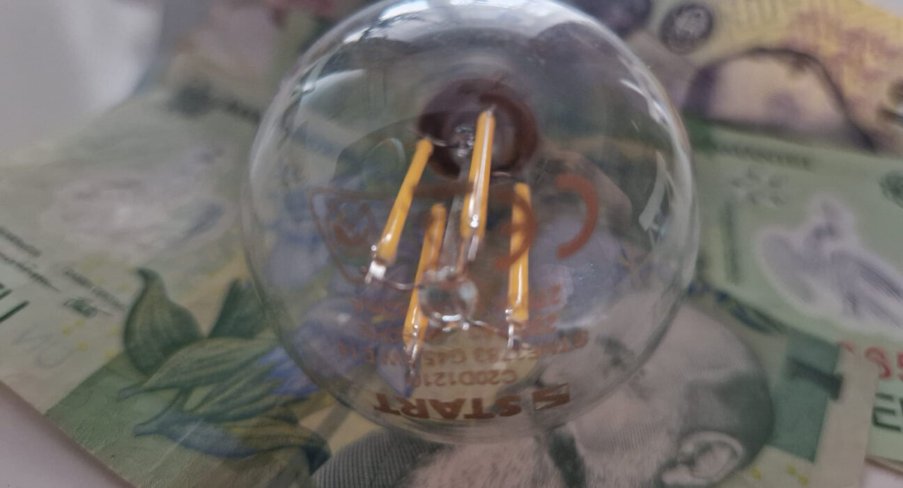 Revoltă în București: Curentul, oprit 9 ore! A doua zi, povestea se repetă. ”Vor să facă economie de la noi”