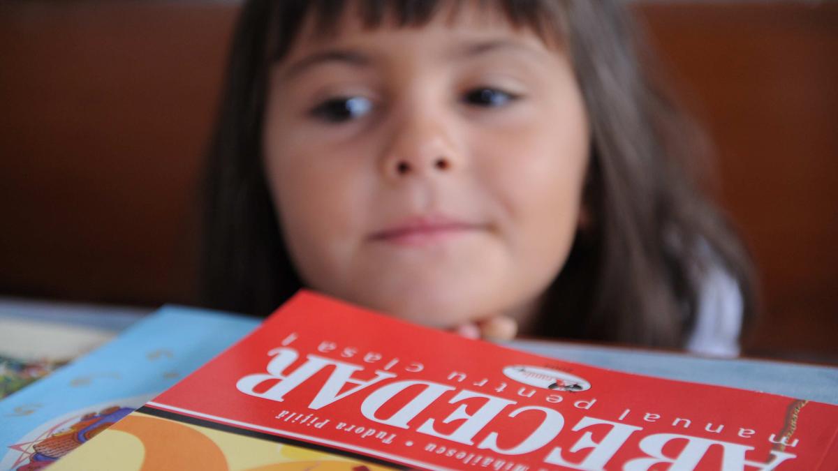 Cum arată comasarea școlilor. Exemplul din Hunedoara: 2 rămân, 49 se combină între ele