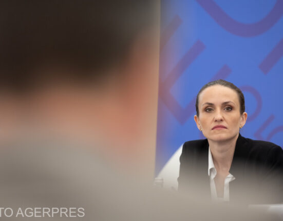 Șefa diplomației române numește o instituție cu cheltuieli de 27 de milioane de euro ai cărei angajați nu ştiu nici engleză şi nici limba ţărilor în care sunt trimiși