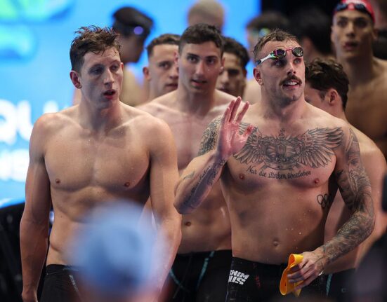 E Pan Zhanle marele rival al lui David Popovici la CM din Singapore? Ștafeta de 4X100 m liber a răsturnat calculele! AUR cu timp inuman