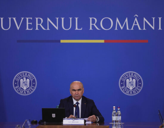 Ilie Bolojan, conferinţă de presă astăzi pe tema reformei pensiilor speciale. Ce măsuri pregătește Guvernul