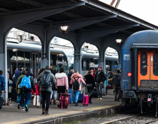 Cu cât se scumpesc biletele de tren de la 1 august. Anunţul oficial