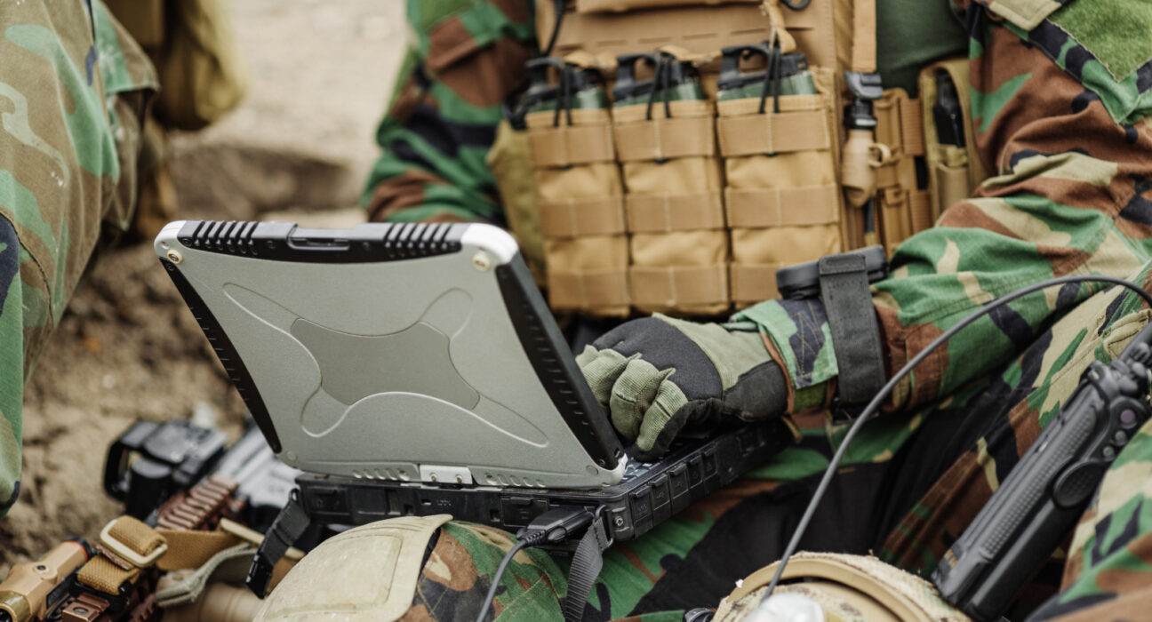 România cere finanțare UE pentru echipamente militare: 70% din proiectele depuse prin SAFE vizează industria de apărare