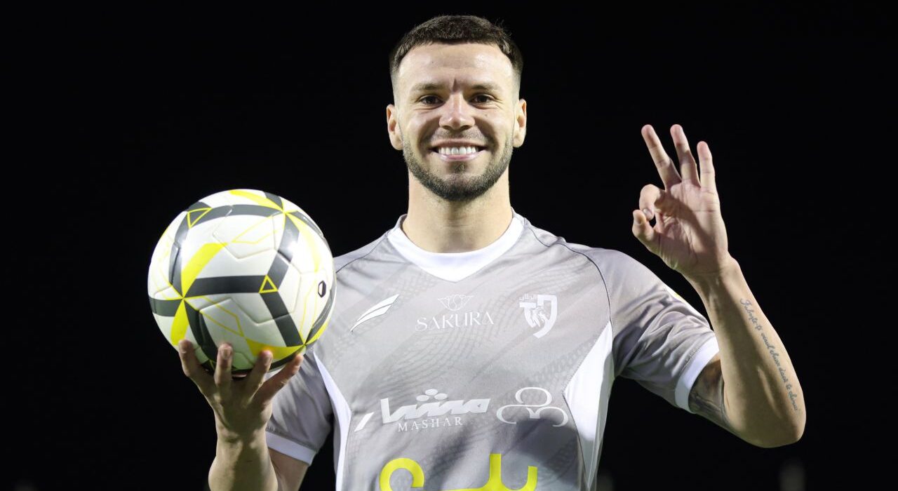 Anunțul pe care FCSB nu voia să-l vadă: Andrei Cordea, prezentat de marea rivală. Reacția jucătorului