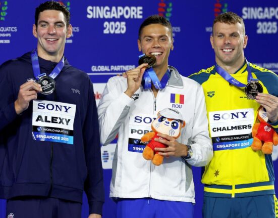 Îndemnul postat de David Popovici, după ce a devenit dublu campion mondial la Singapore: „Aceasta e victoria”