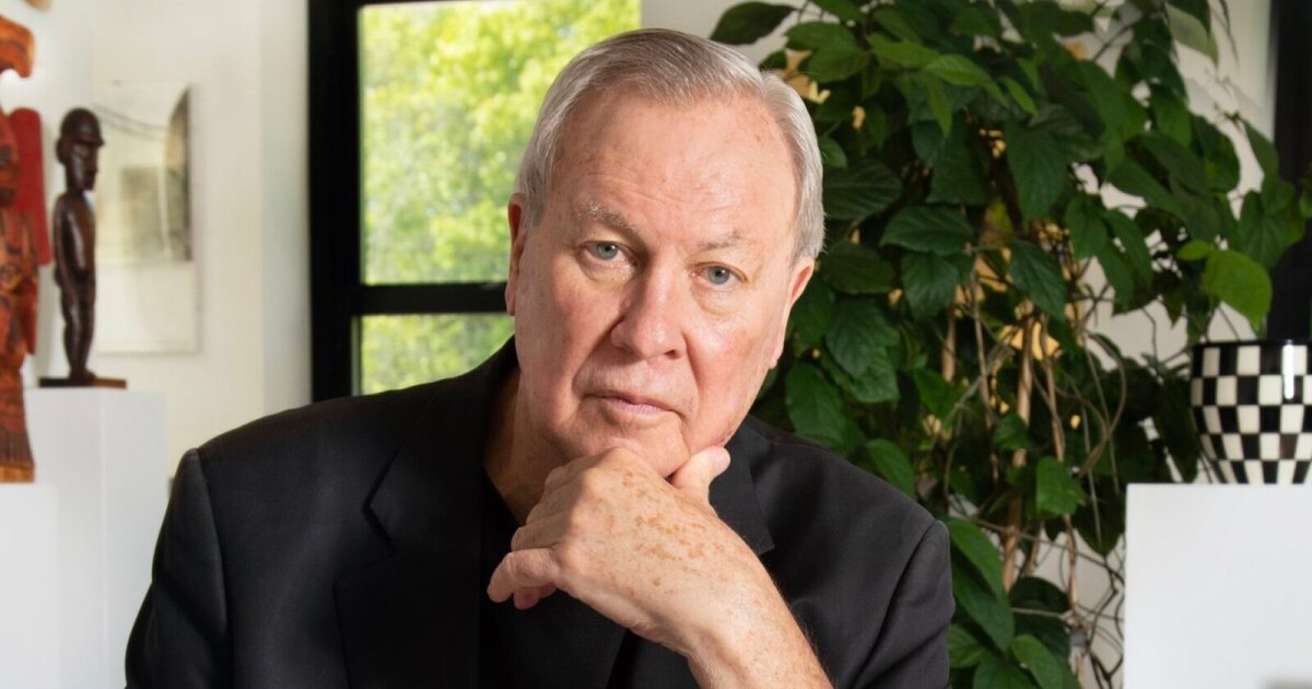 Bob Wilson, regizorul spectacolelor „Einstein on the Beach” și „Peter Pan”, a murit la 83 de ani