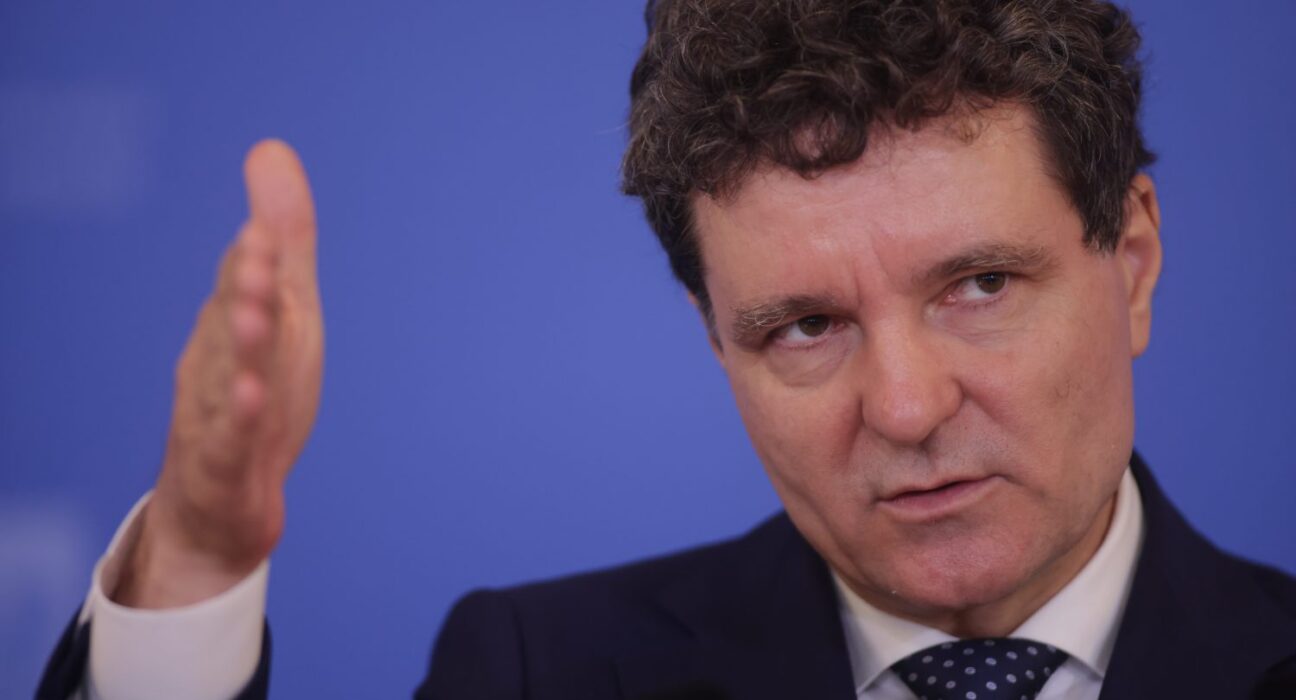 Nicușor Dan a semnat cererile de pensionare a 73 de magistrați, după ce CSM l-a acuzat de tergiversare