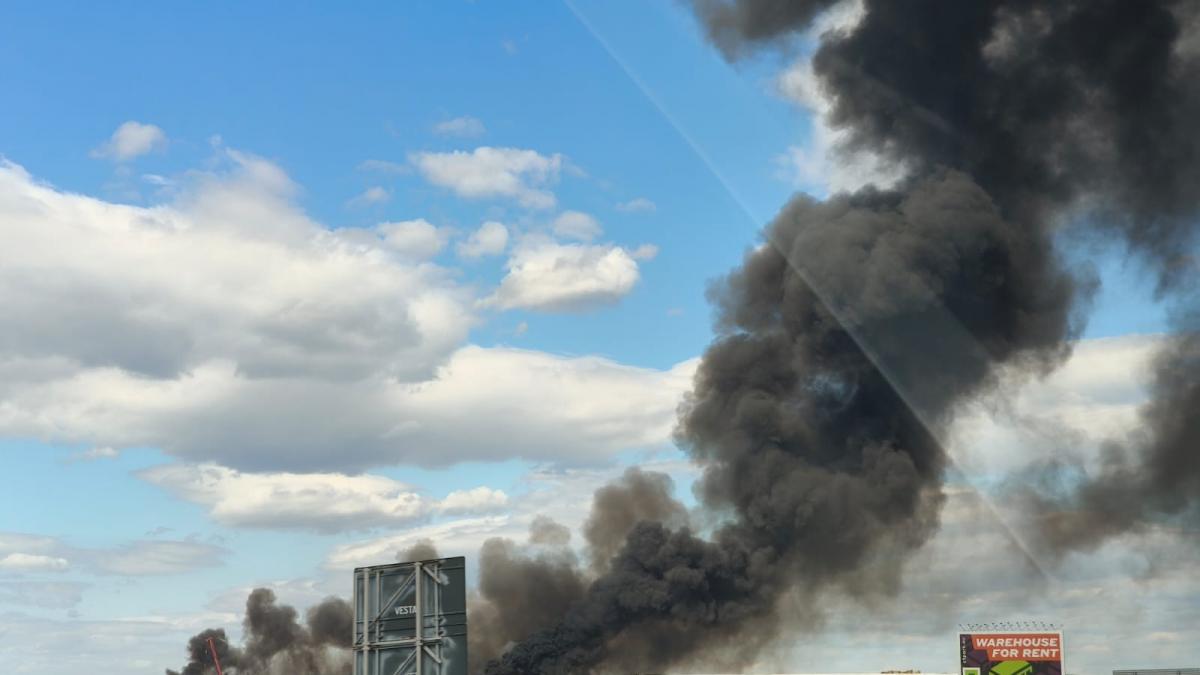 Trafic deviat de pe autostrada A2 din cauza unui incendiu de vegetație