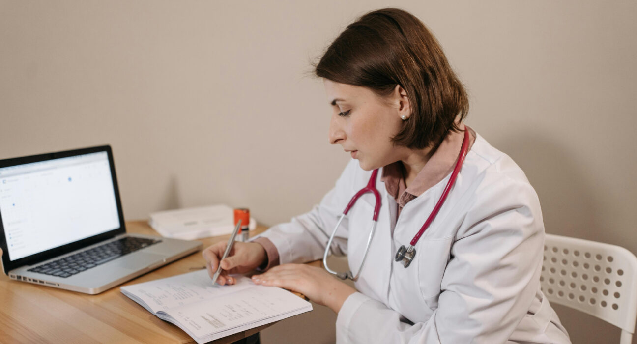 CNAS: Cine rămâne asigurat fără contribuție și cine va plăti. Schimbări majore în sănătate: Milioane de români, vizați