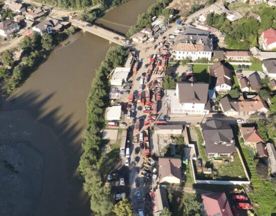 Prefectul Sucevei cere Guvernului scutiri de taxe și impozite pentru firmele din Broșteni