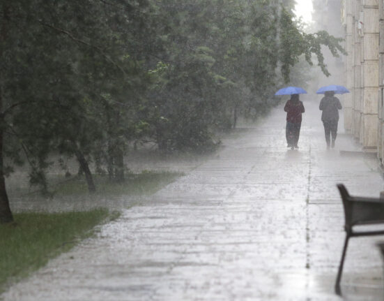 VIDEO O furtună puternică a provocat pagube în Sighetu Maramaţiei: străzi inundate și gospodării afectate