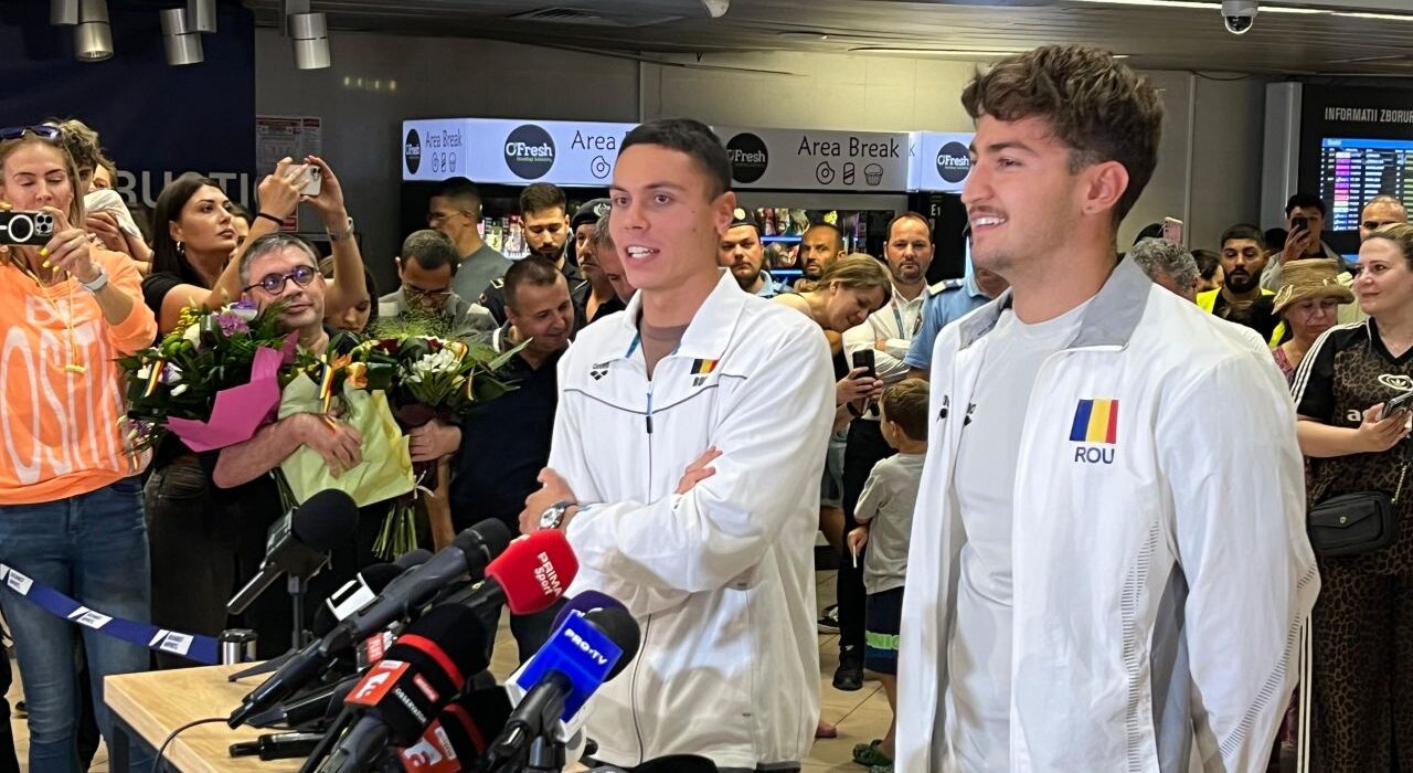 David Popovici a revenit în România după Mondialul din Singapore. A lămurit chiar la sosire ‘problema’ retragerii
