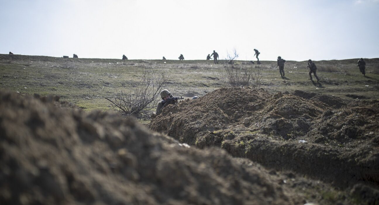 Rușii se regrupează, pregătindu-se pentru un „război insular” intens. Punctul nevralgic identificat de armata ucraineană