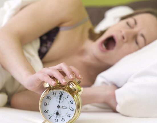 Somnul agitat dăunează vaselor de sânge din creier și crește riscul de demență