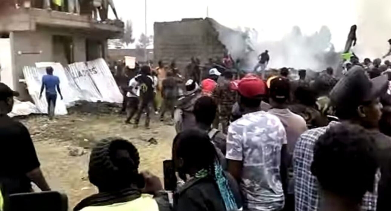 Avion prăbușit în capitala Kenyei, într-o zonă rezidențială