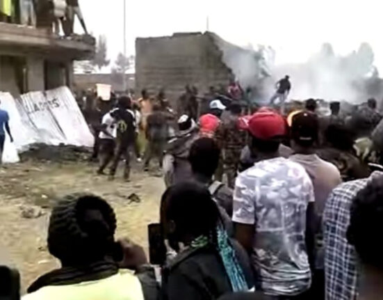 Avion prăbușit în capitala Kenyei, într-o zonă rezidențială