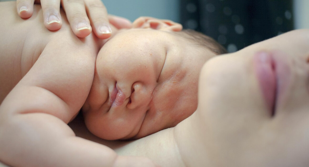 Nașterea, un scut natural împotriva cancerului. Descoperirea surprinzătoare a cercetătorilor norvegieni