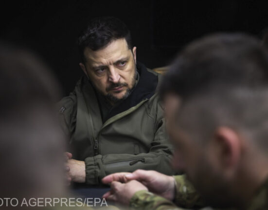 Zelenski nu acceptă cedări teritoriale fără referendum național, deși americanii și rușii negociază un acord pentru summit-ul Trump-Putin