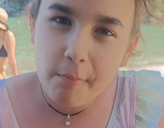 O fetiță de nouă ani a dispărut de pe o plajă din Năvodari. Polițiștii cer ajutorul populației