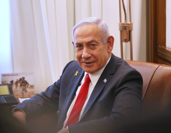 Benjamin Netanyahu spune că le va „permite” locuitorilor din Gaza care fug de război să emigreze din enclava asediată
