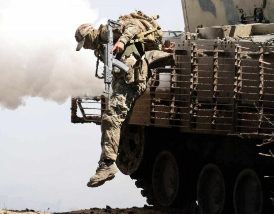 Rușii sparg apărarea ucraineană în Donețk, înaintea întâlnirii Trump-Putin