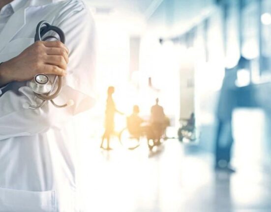 Guvernul lovește în profesiile liberale. Creștere URIAȘĂ a contribuției la sănătate