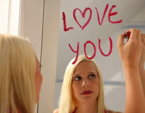 5 cele mai geloase zodii. Modalități de a face față insecurității în relații