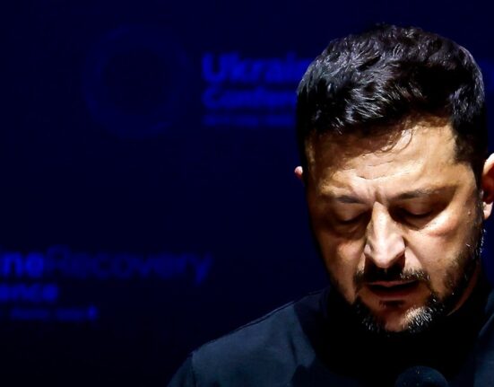 Mesajul lui Zelenski din ziua întâlnirii dintre Trump și Putin: „Rușii continuă să ucidă. Și asta spune multe”