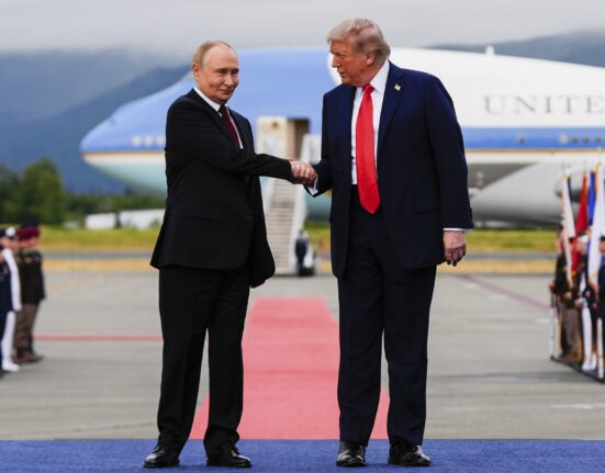 Condiția pusă de Putin lui Trump în schimbul înghețării frontului. Cele două regiuni din care Ucraina ar trebui să se retragă