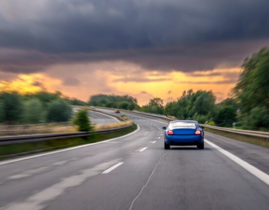 Ce trebuie să faci dacă ai pană pe autostradă. Obligațiile șoferilor aflați în situația dificilă