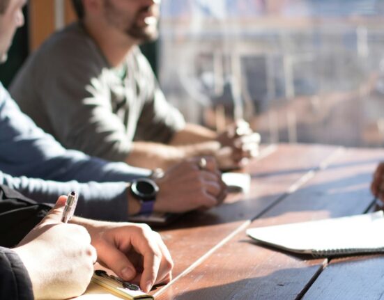 Multinaționalele iau în calcul majorarea prețurilor sau relocarea din cauza taxelor suplimentare