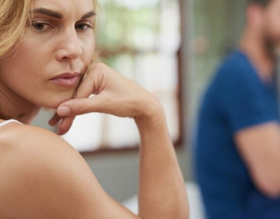 „Nu știu, fă tu”. Incompetența strategică, tehnica prin care evităm sarcinile incomode acasă și la job