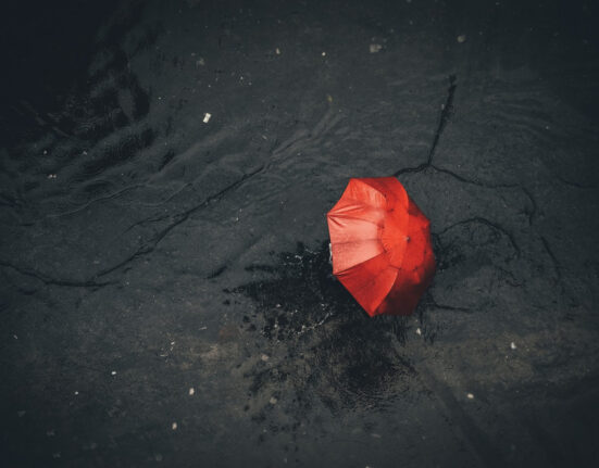 Se răcește semnificativ: Doar 21 de grade, maxima zilei de marți în București/ COD ROȘU de fenomene severe imediate în această seară, în următoarele ore