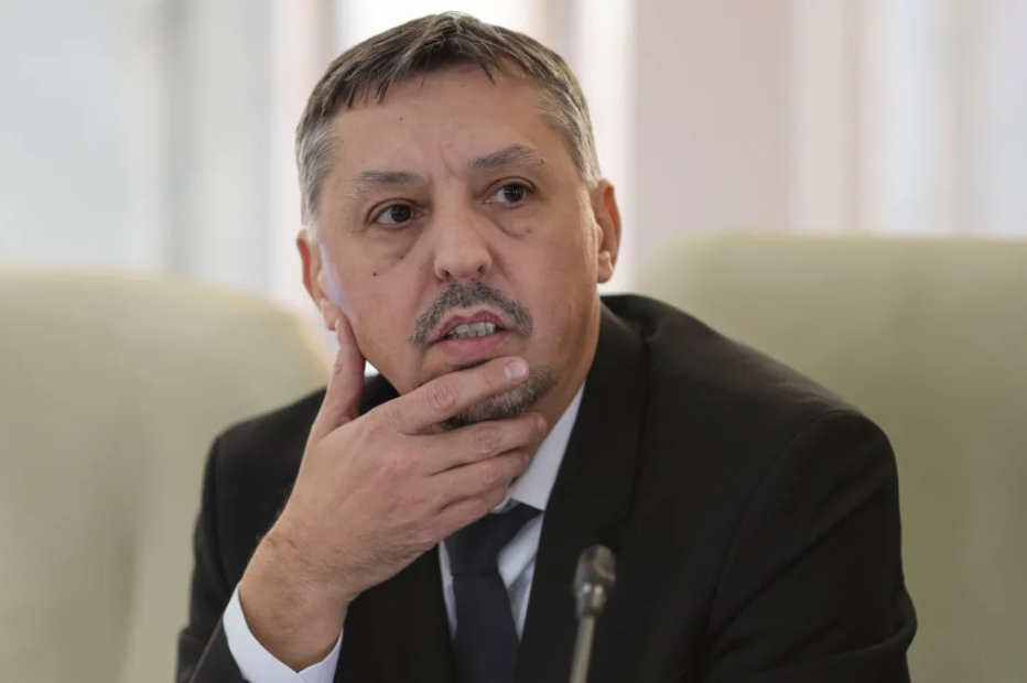 Ministrul Educaţiei, întrebat dacă va începe sau nu şcoala la timp: Foarte greu să vă spun