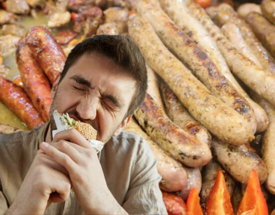 Un bărbat revenit în concediu în România a mâncat până și-a rupt esofagul. Mărturiile medicului, după intervenția de urgență