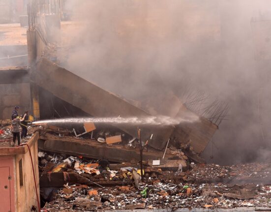 VIDEO Explozie puternică la un depozit de artificii din Pakistan. „Am crezut că au explodat mai multe bombe”