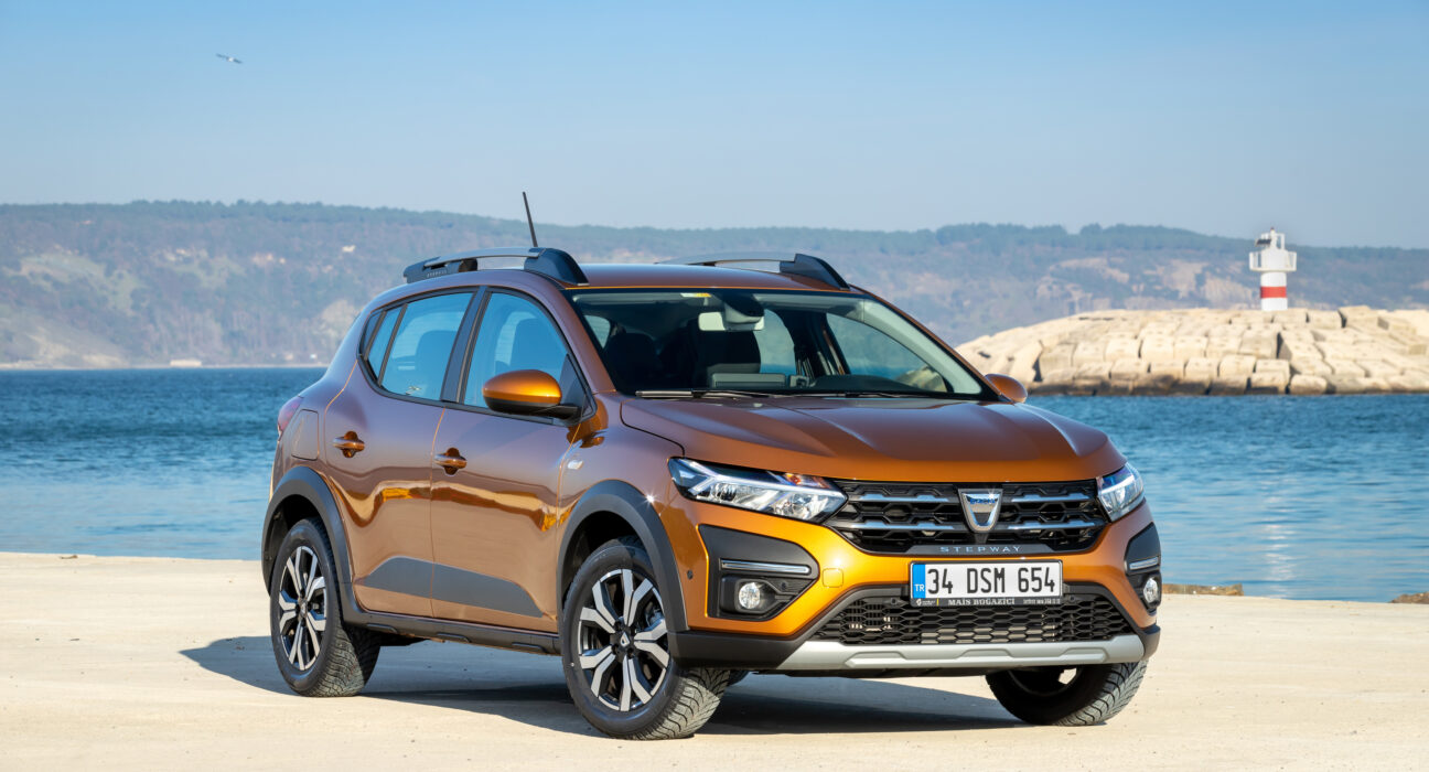 Dacia Sandero a fost din nou cea mai vândută mașină din Europa, în iulie. Ce modele a depășit și care este marele rival