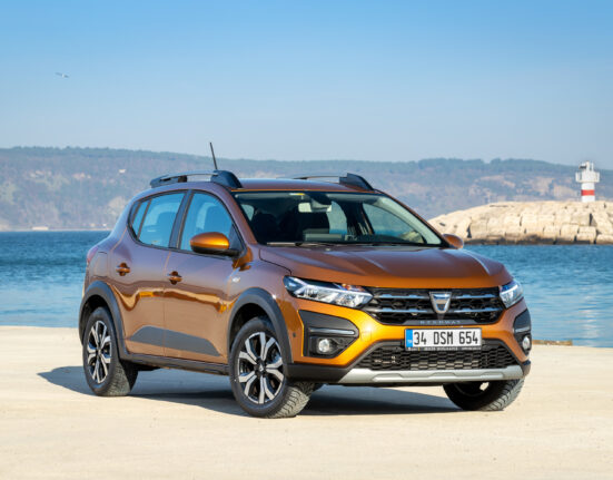 Dacia Sandero a fost din nou cea mai vândută mașină din Europa, în iulie. Ce modele a depășit și care este marele rival