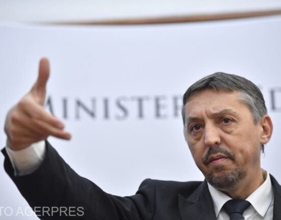 Ministerul Educaţiei le explică profesorilor ce clase sunt afectate, de fapt, de măsurile fiscal-bugetare